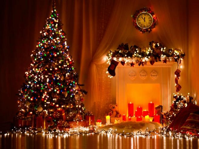 come-mettere-le-luci-sullalbero-di-Natale-k6SE-U3160128367787KzD-656x492@Corriere-Web-Sezioni